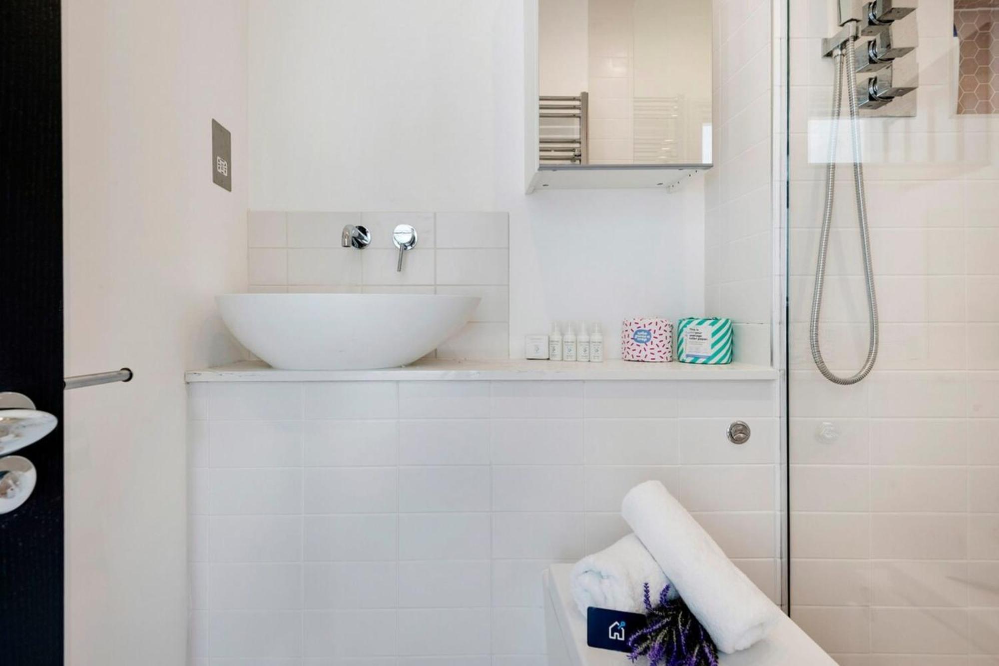 شقة Modern And Bright Highgate Gem لندن المظهر الخارجي الصورة